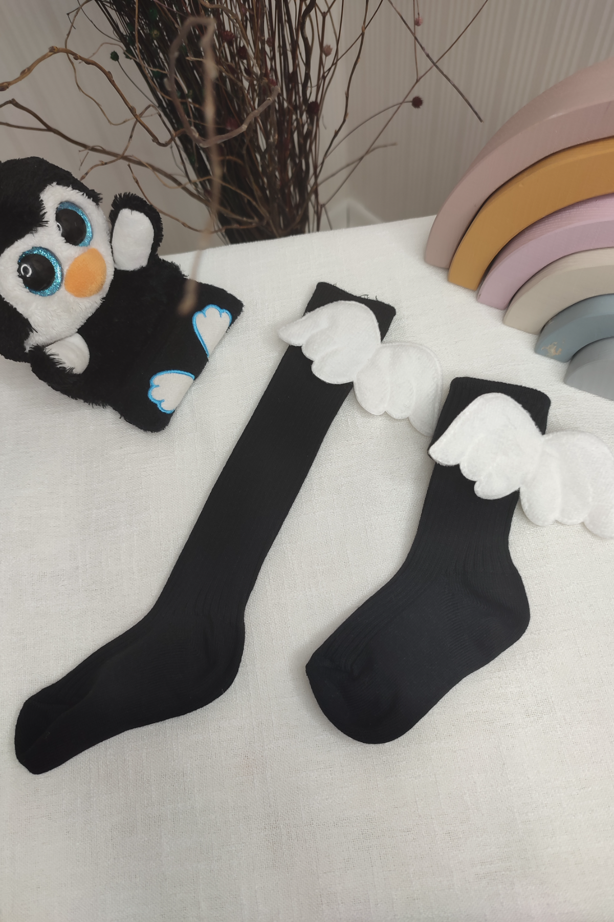 Kanatlı Siyah Diz Altı Çorap