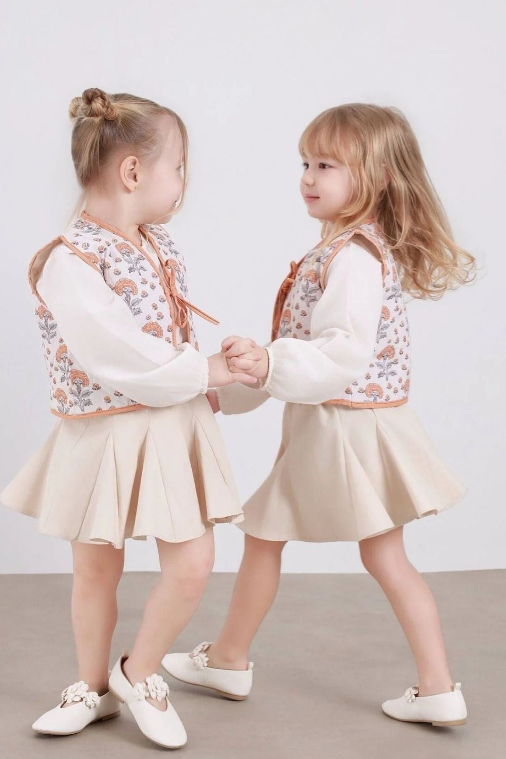 Kız Çocuk 3.lü Yelekli Etekli Takım