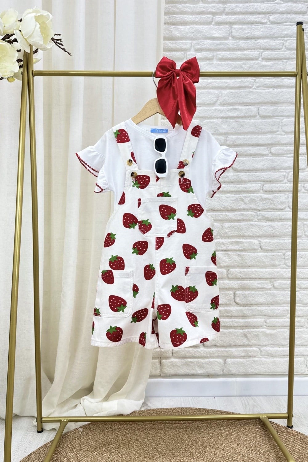 Kız Çocuk Laciel Bluz Dahil Çilekli Denim Salopet İkili Takım