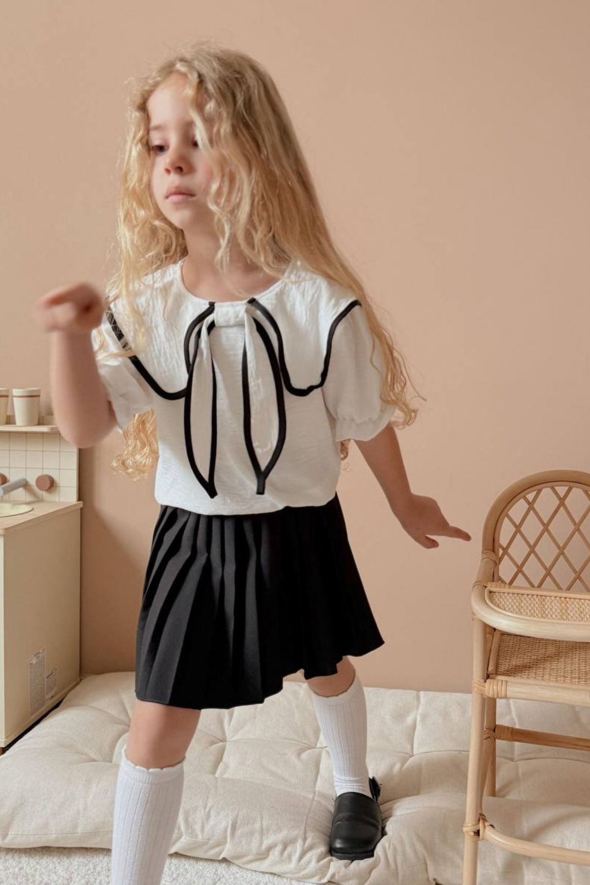 Kız Çocuk Siyah Piliseli Eetek Bluz Takım