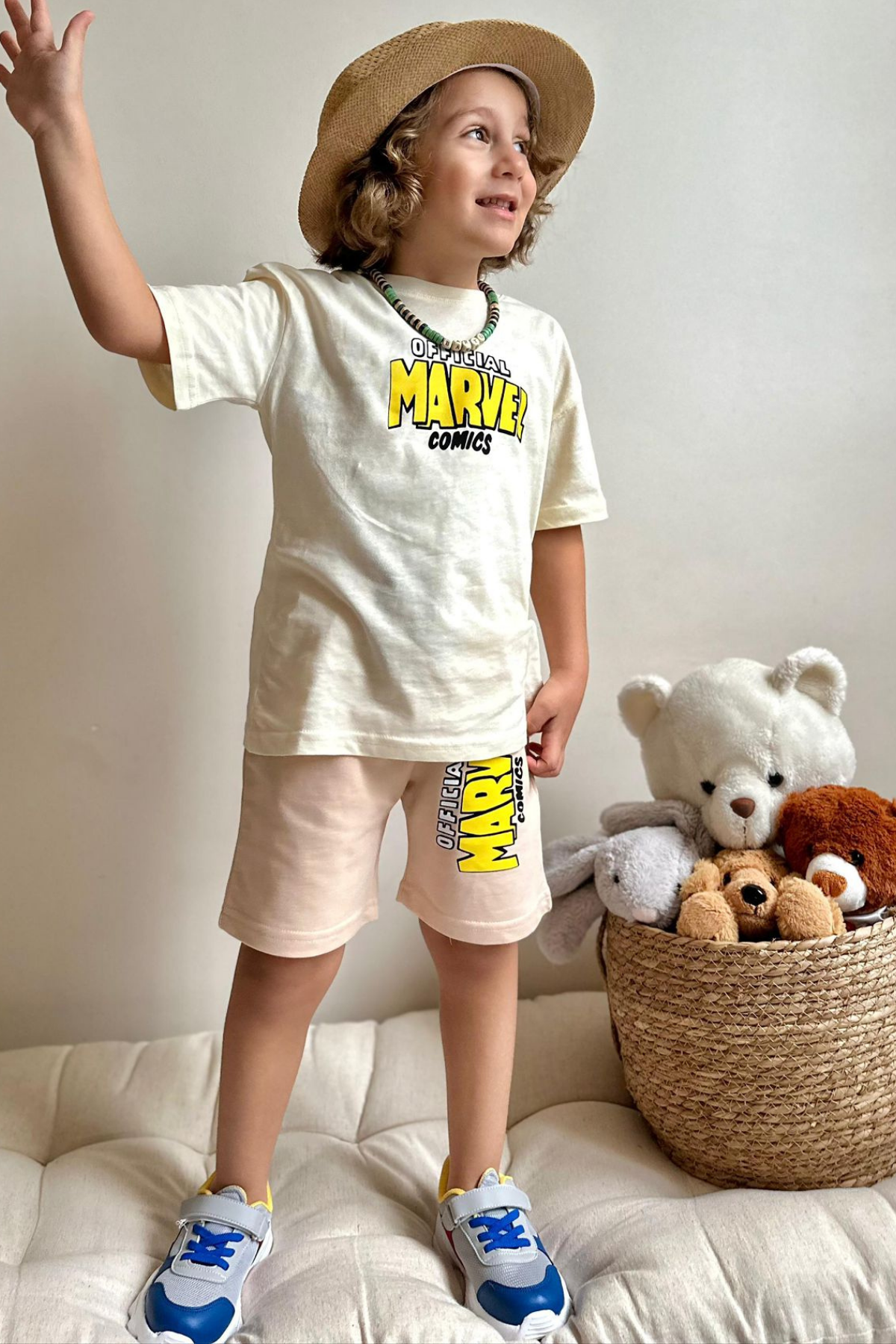 Marvel Bej Şortlu Takım