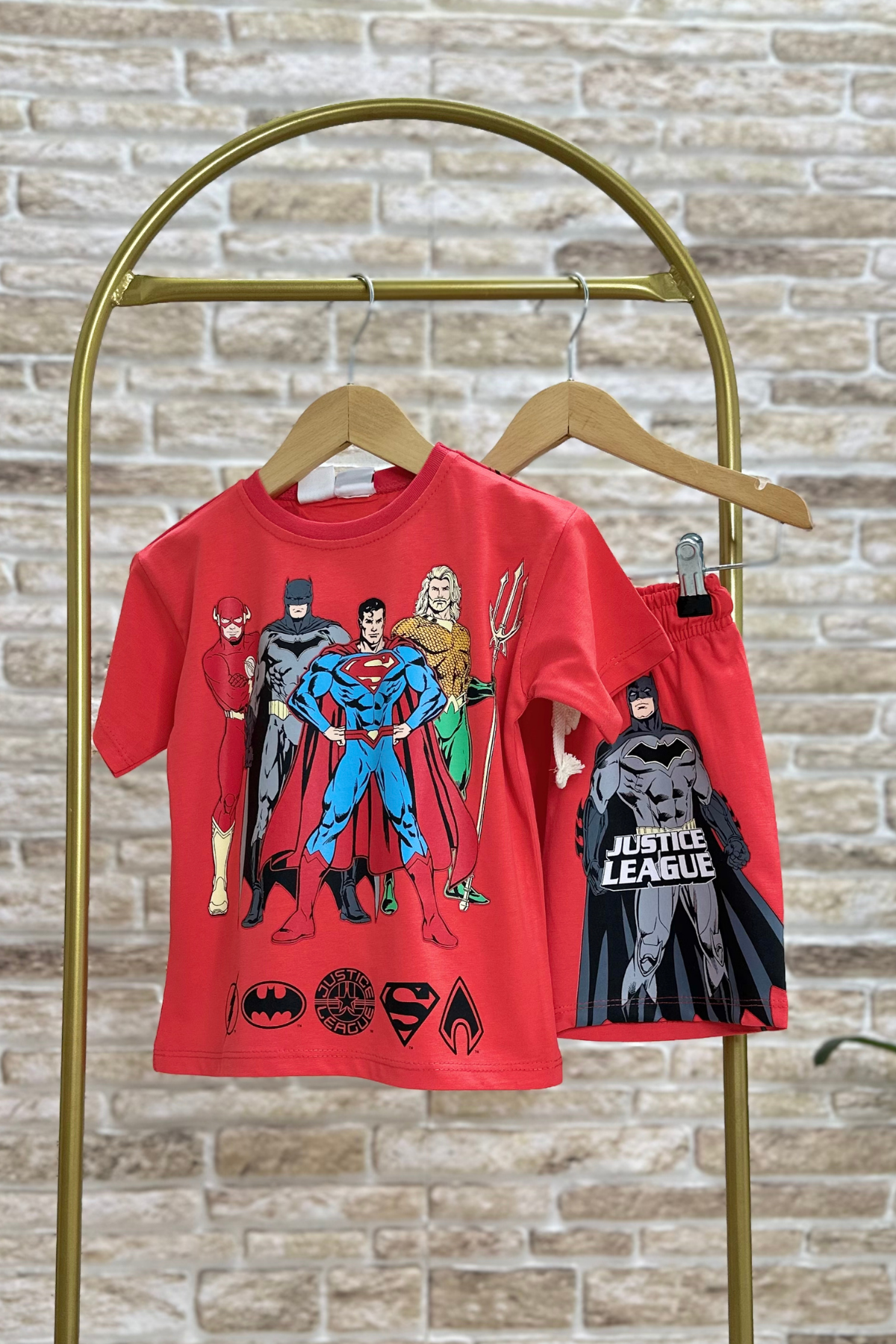 Marvel Kırmızı Şortlu Takım