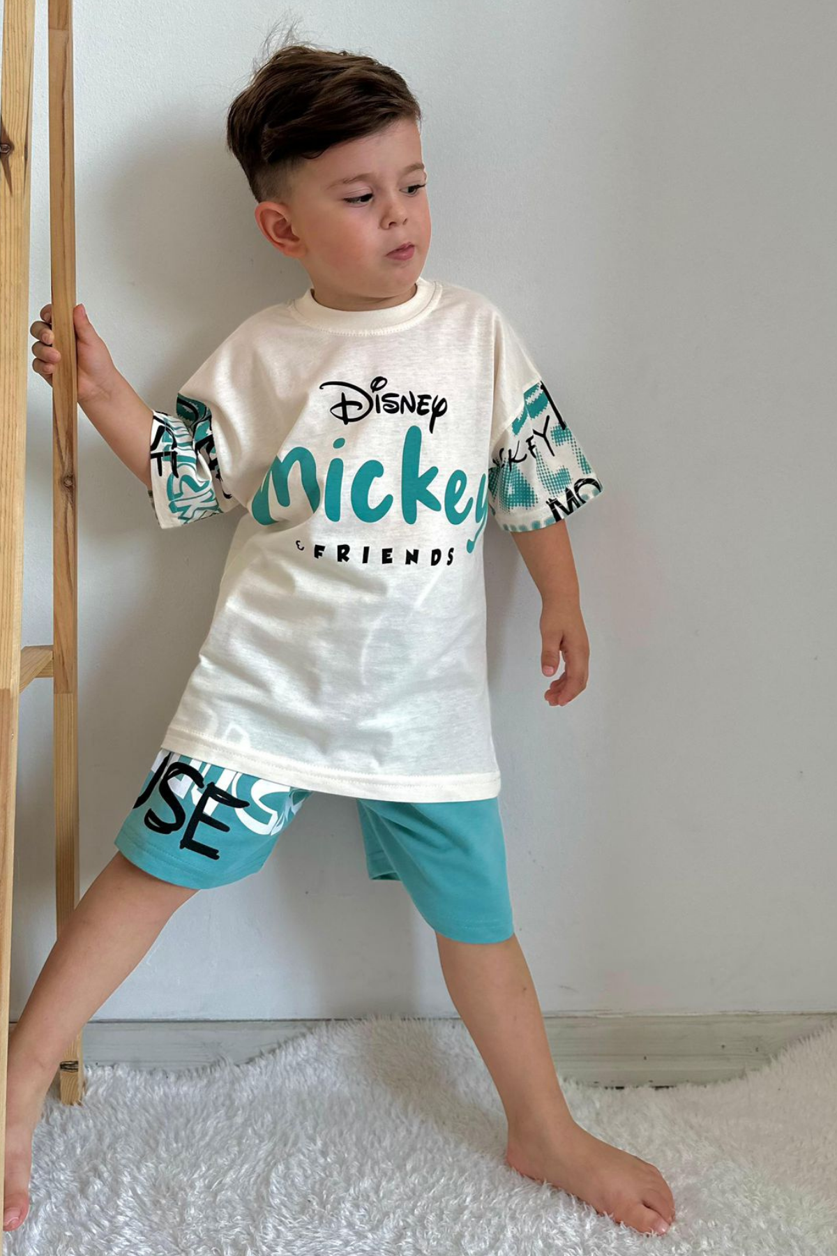 Mickey Mouse Yeşilli Şortlu Takım