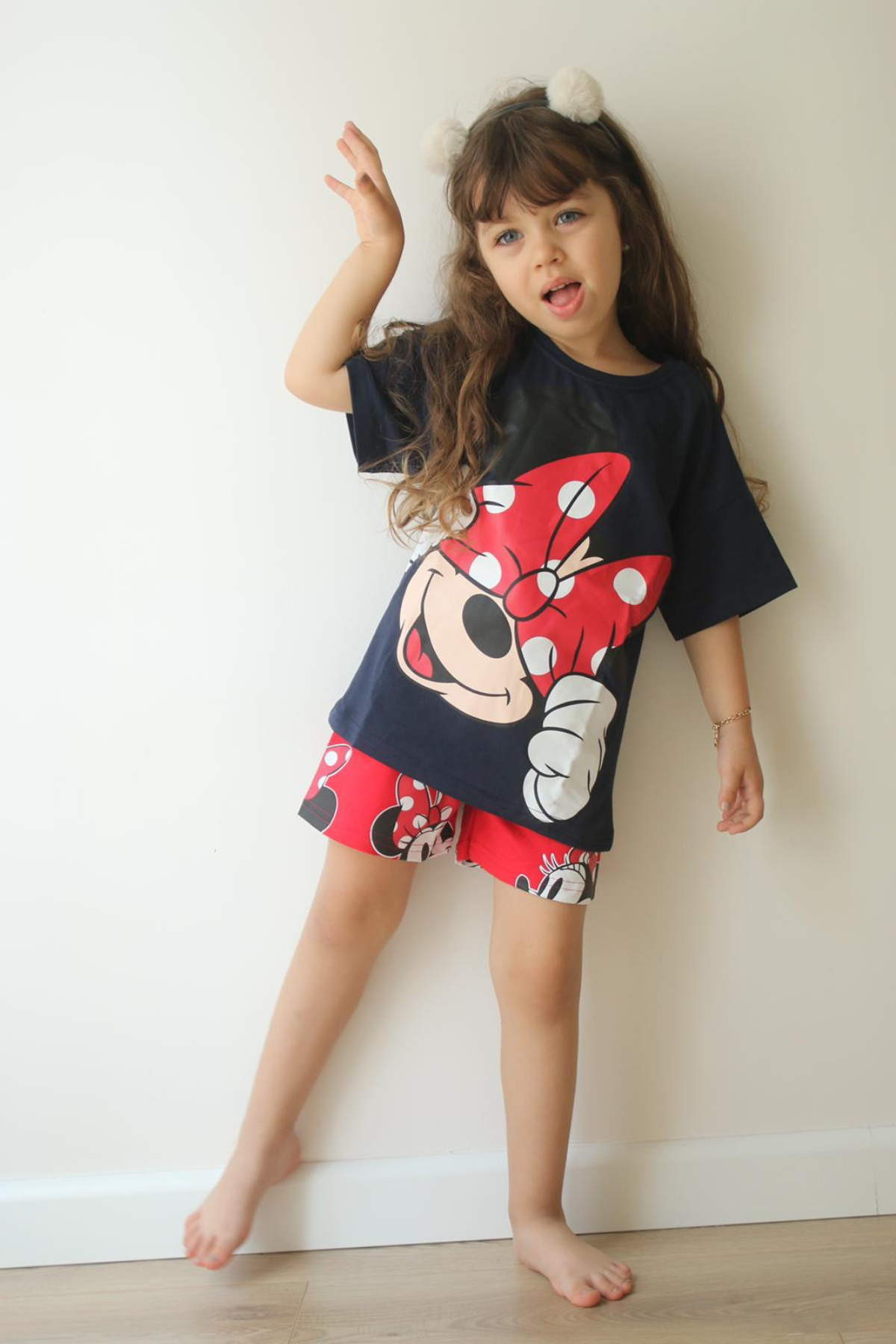 Minnie Laci Kırmızı Şortlu Takım