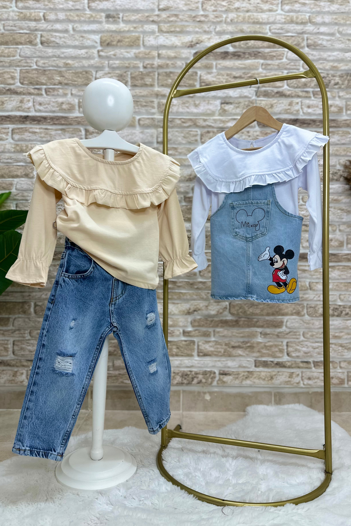 Önlük Yaka Krem Bluz