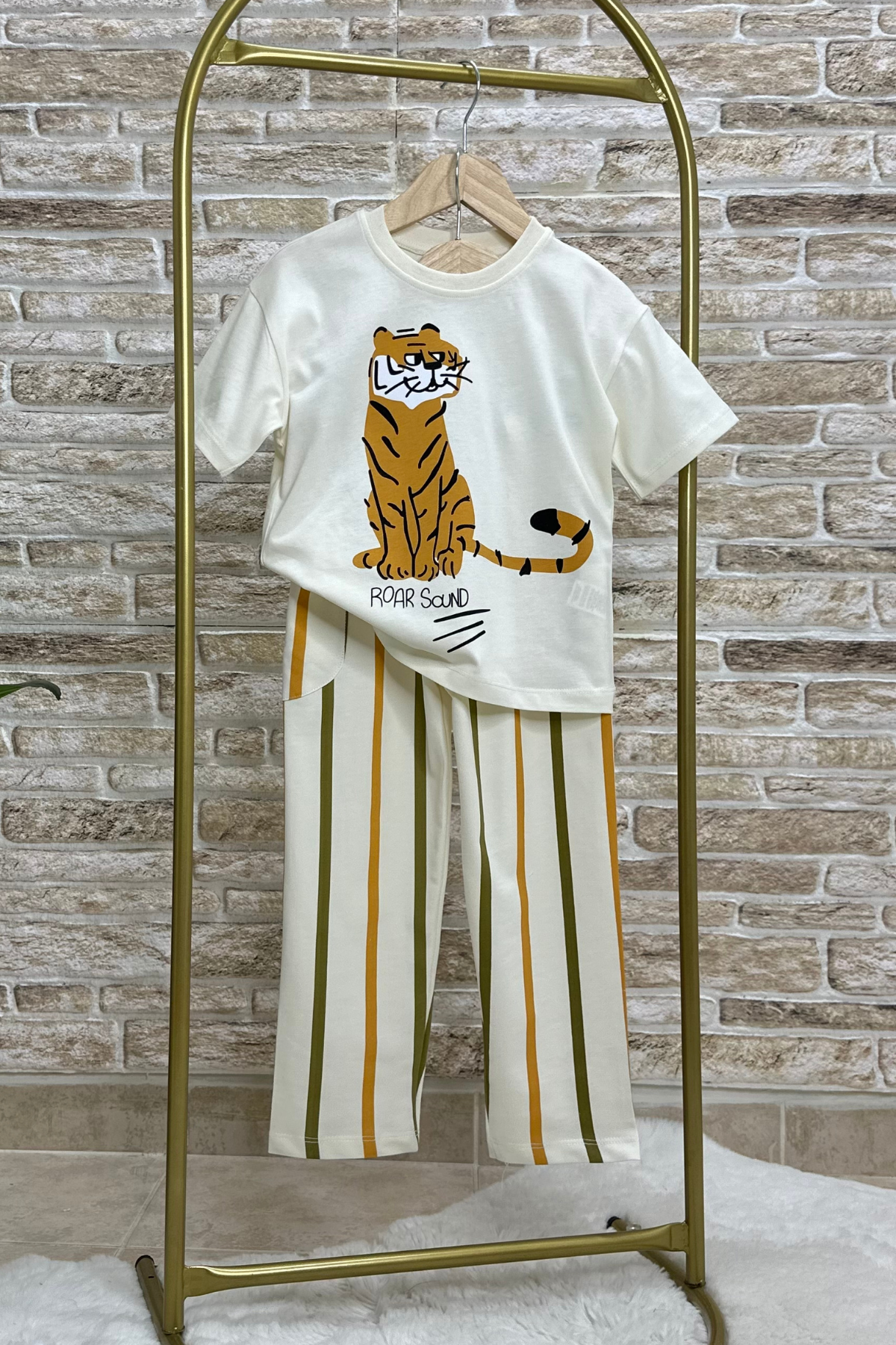 Tiger Çizgili Pantolon İkili Takım
