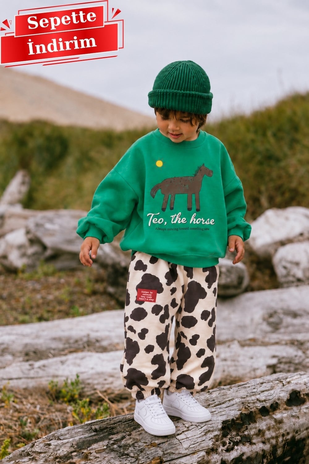 Unisex Yeşil At Figürlü 3 İplik Takım