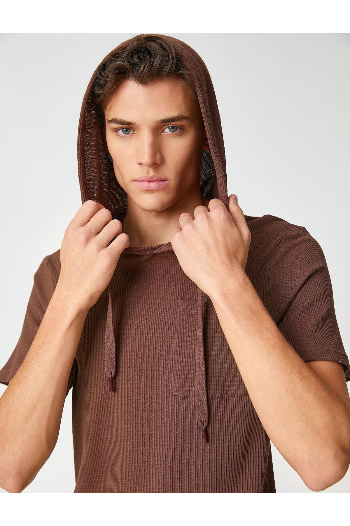 Açık Kahverengi Basic Kapşonlu Tişört Kısa Kollu Dokulu Cep Detaylı Pamuklu