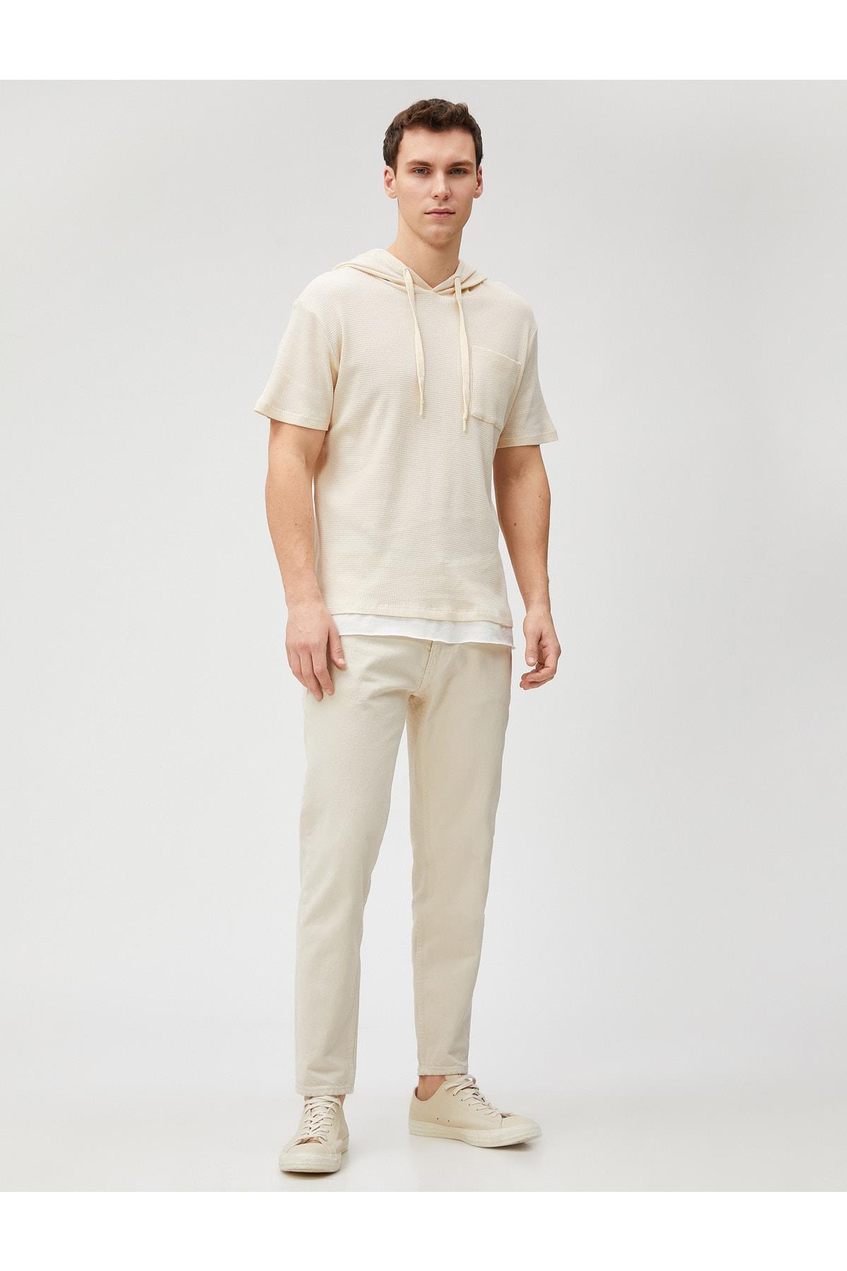 Ekru Basic Kapşonlu Tişört Kısa Kollu Dokulu Cep Detaylı Pamuklu