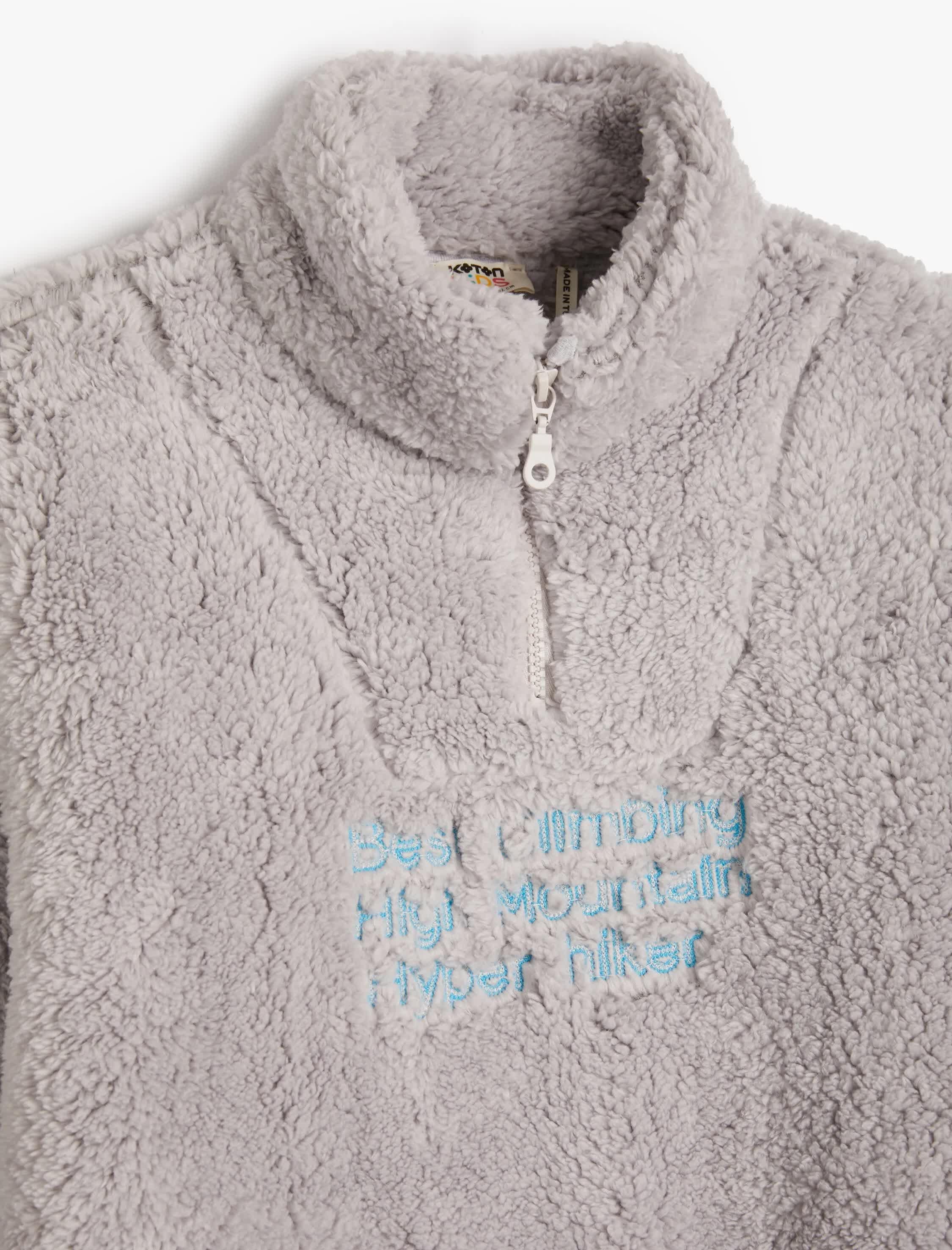 Erkek Çocuk Peluş Sweatshirt Yarım Fermuar Detaylı Dik Yaka İşlemeli Beli ve Manşetleri Lastikli