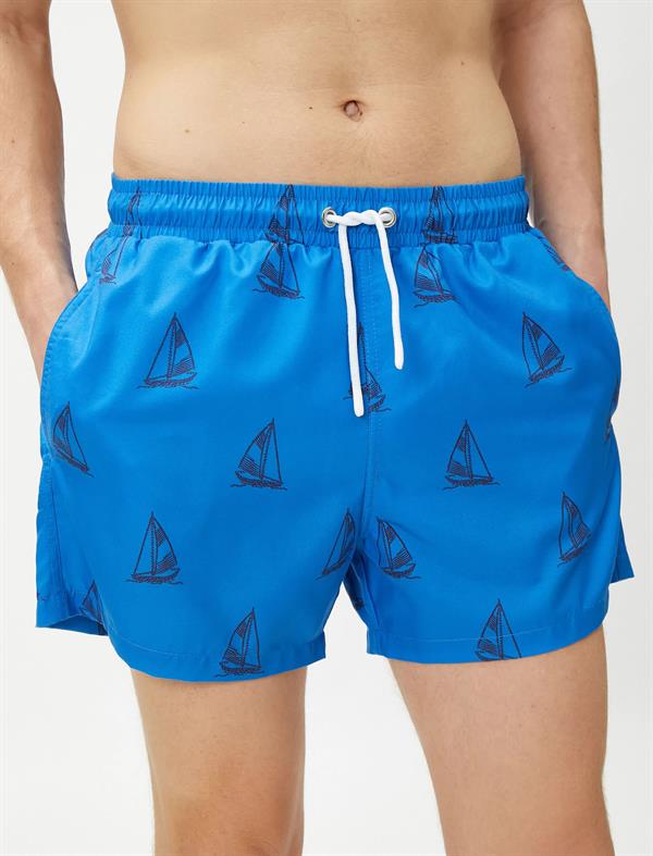 Deniz Şortu Yelkenli Baskılı Beli Bağcıklı Cep Detaylı