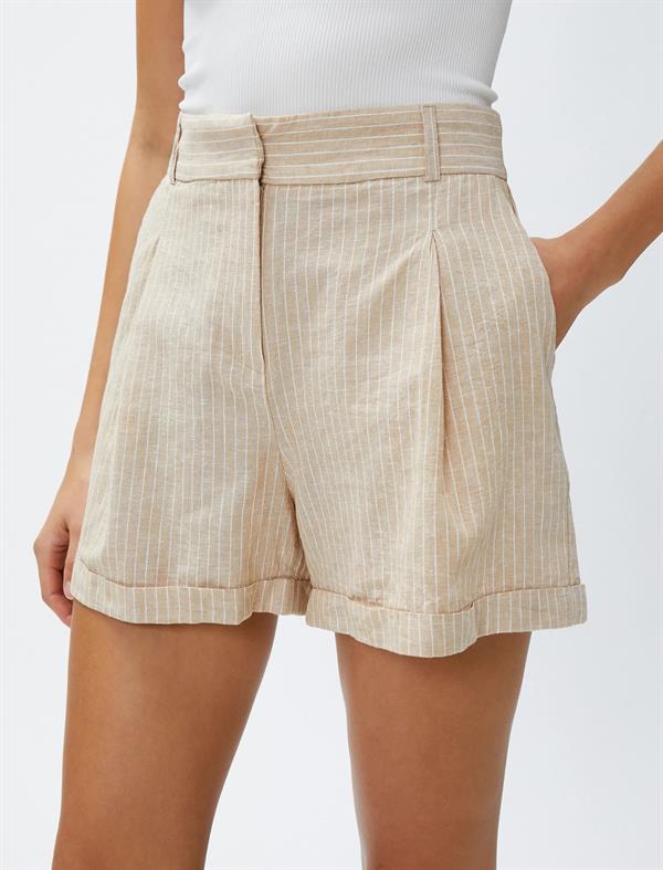 Keten Karışımlı Şort Pile Detaylı