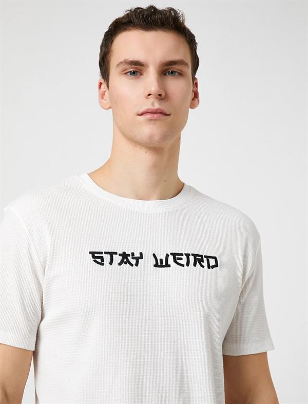 Slogan İşlemeli Tişört Bisiklet Yaka Kısa Kollu