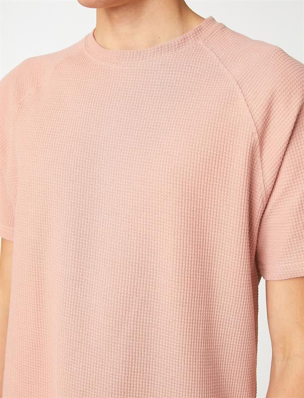 Pembe Erkek Basic Tişört Bisiklet Yaka Dokulu Reglan Kol Detaylı