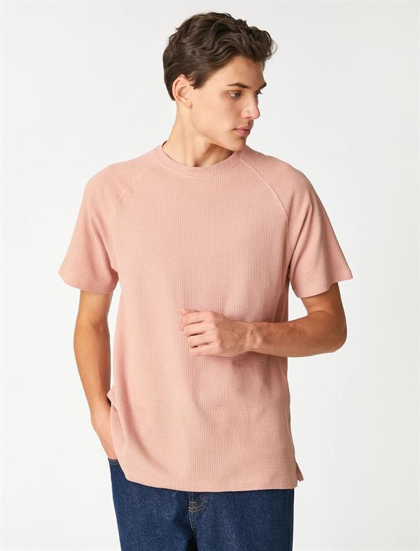 Pembe Erkek Basic Tişört Bisiklet Yaka Dokulu Reglan Kol Detaylı