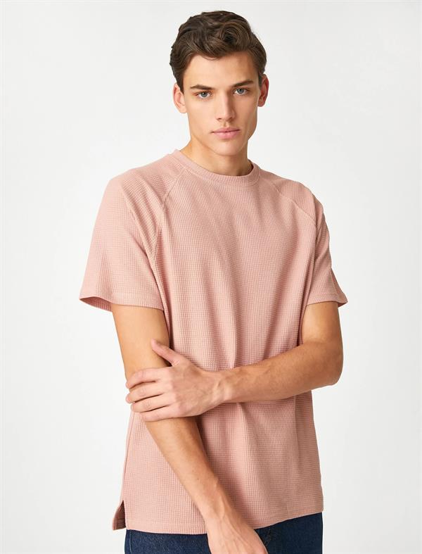 Pembe Erkek Basic Tişört Bisiklet Yaka Dokulu Reglan Kol Detaylı