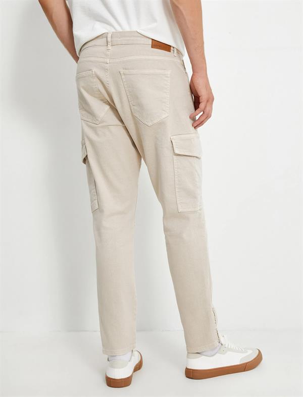 Kargo Cepli Pantolon Düğmeli Dikiş Detaylı