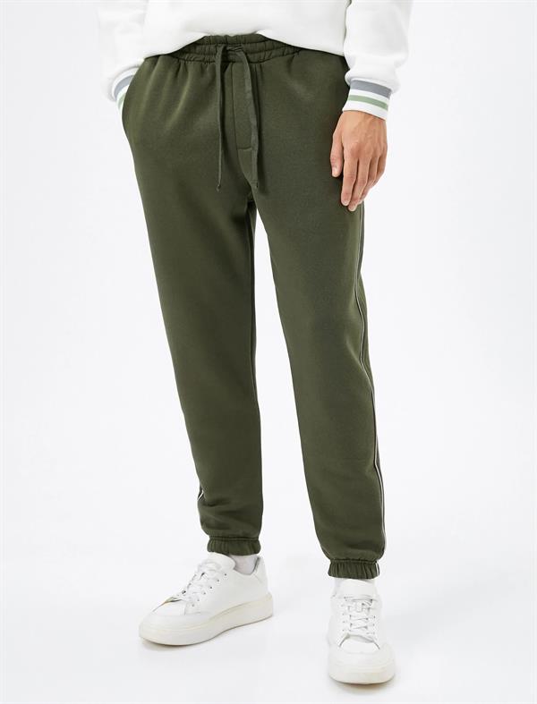 Yeşil Erkek Jogger Eşofman Altı Beli Bağcıklı Cepli Şerit Baskılı