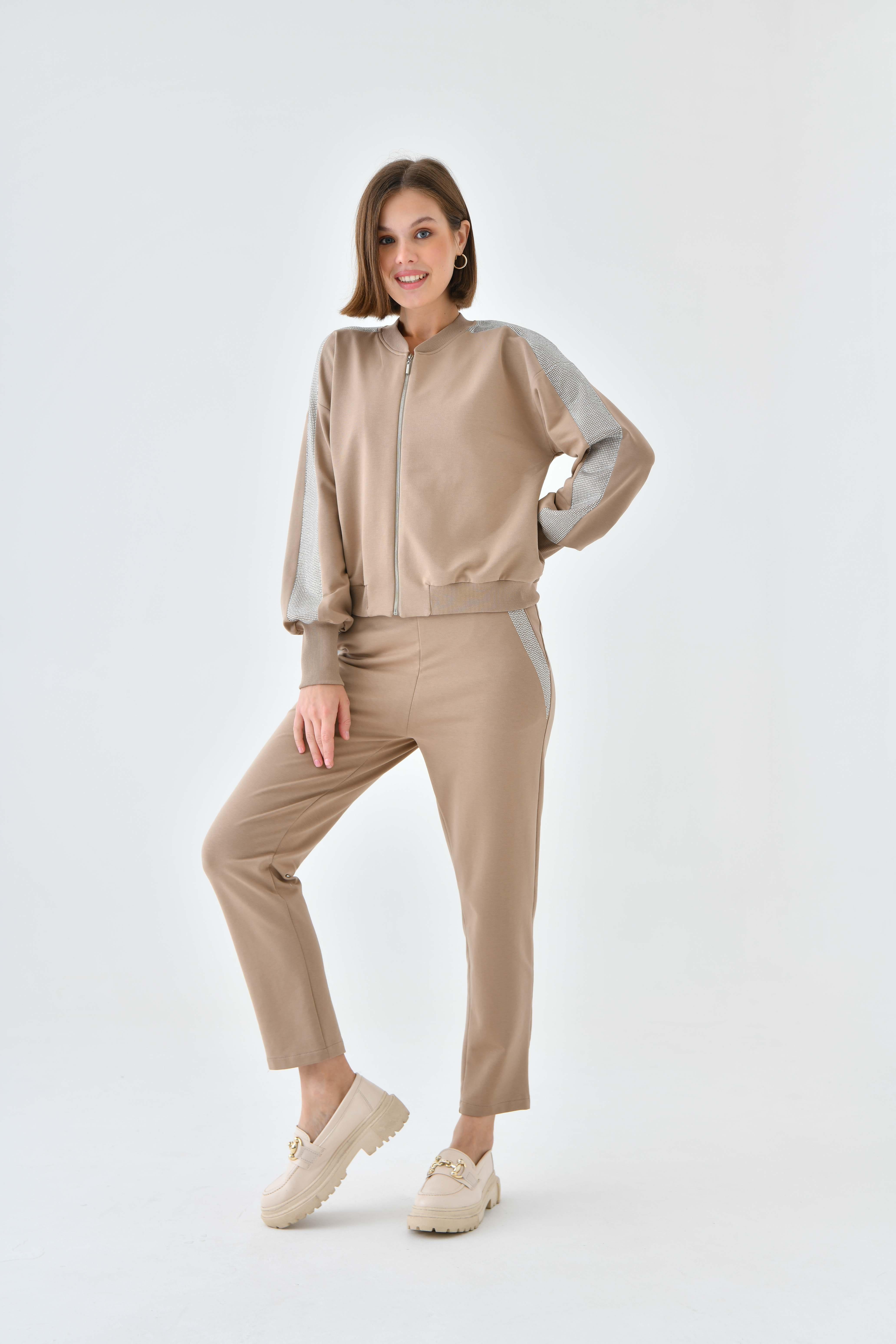 Garmi Kadın İki İp Omuzu Taşlı Takım Beige