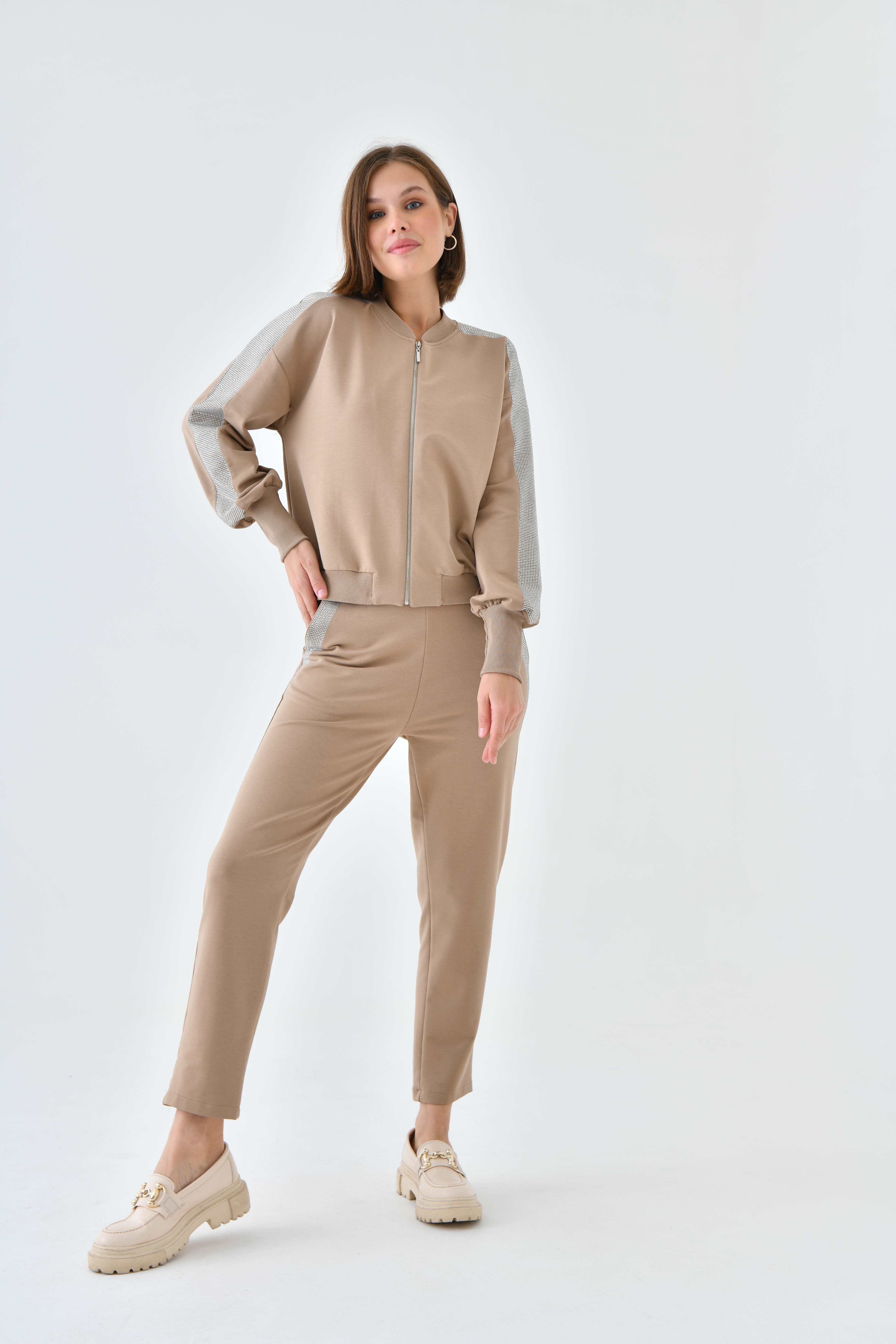 Garmi Kadın İki İp Omuzu Taşlı Takım Beige