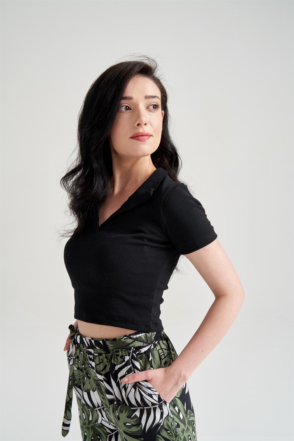 Kadın Yaka Detay Crop Siyah