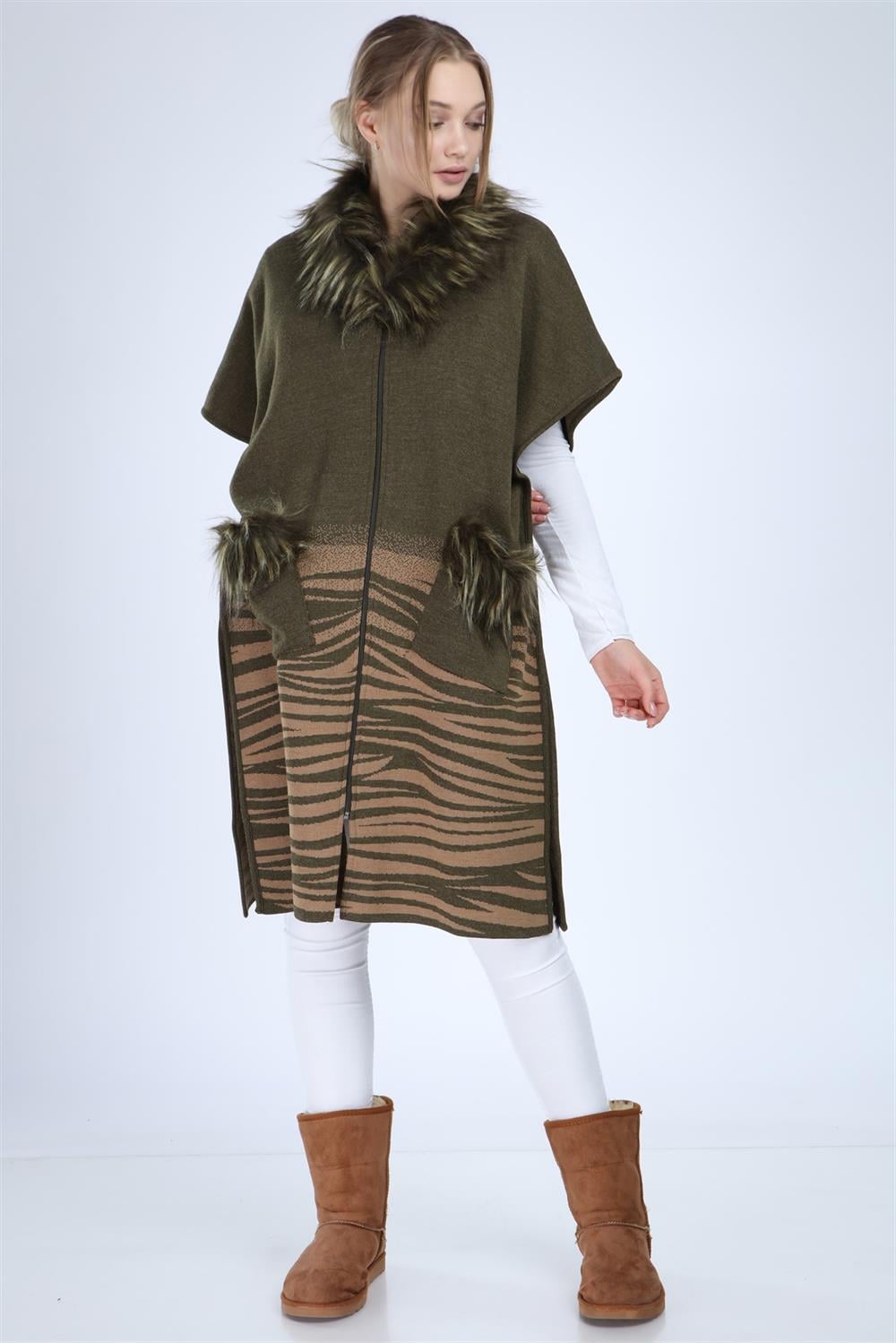 Kadın Yakası Kürk Detaylı Zebra Hırka Haki