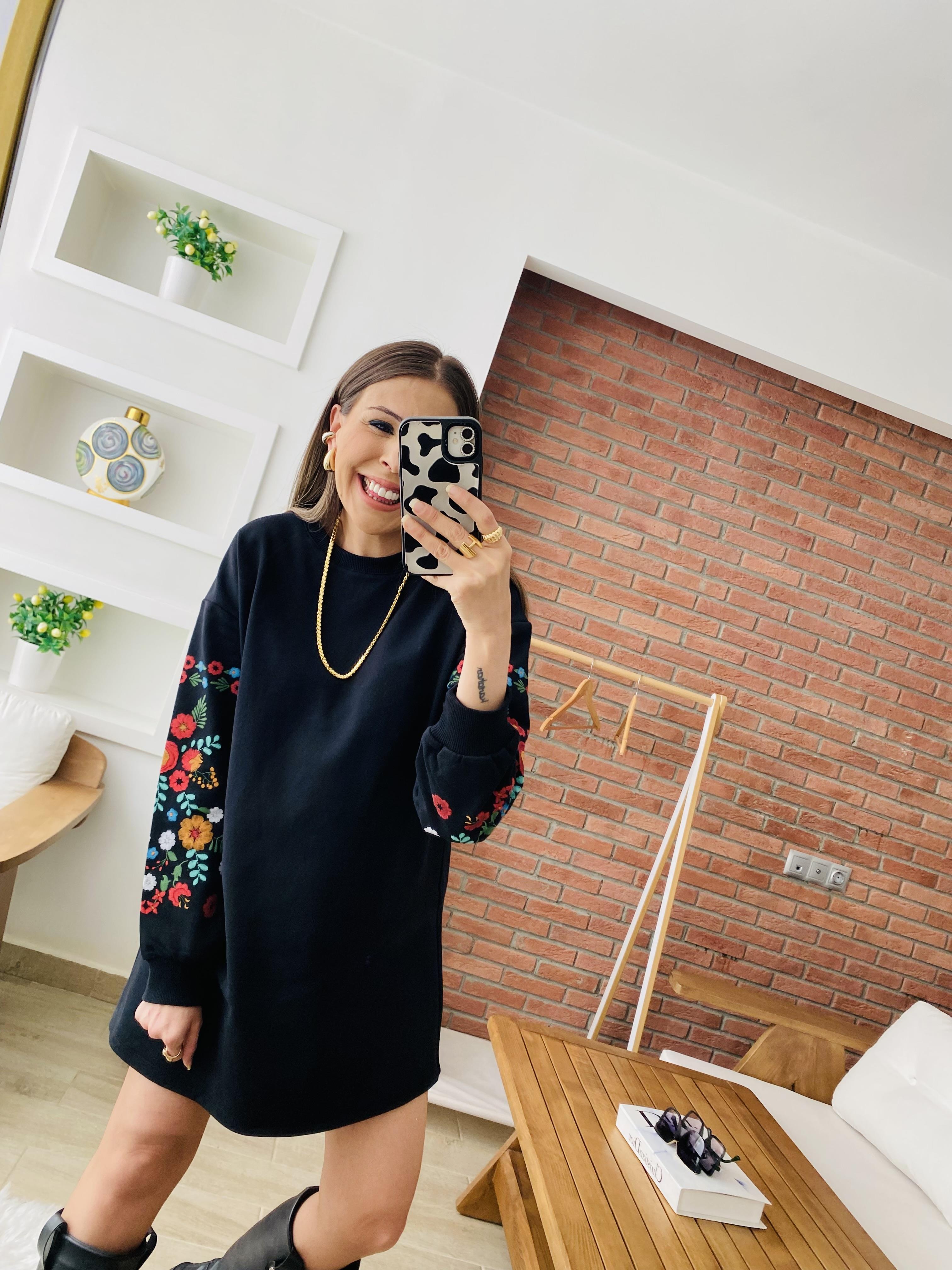 Kolları Nakışlı Sweat Elbise
