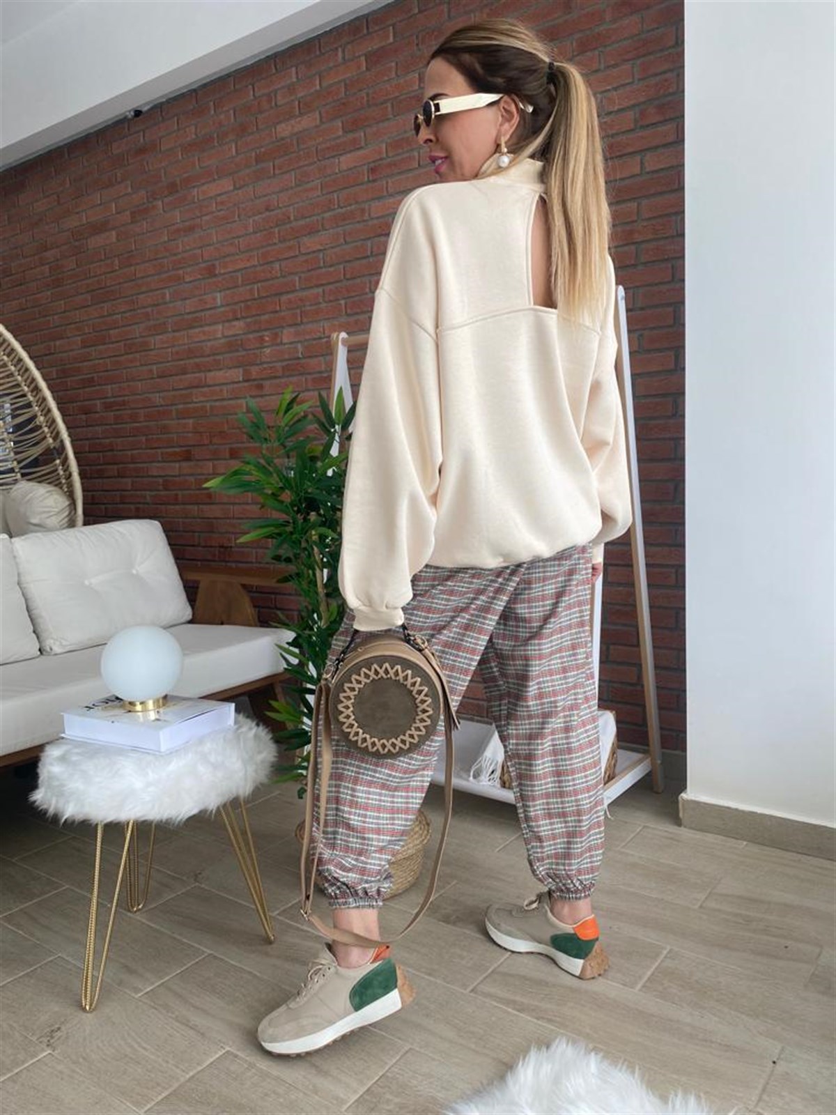 Sırt Detaylı Sweat