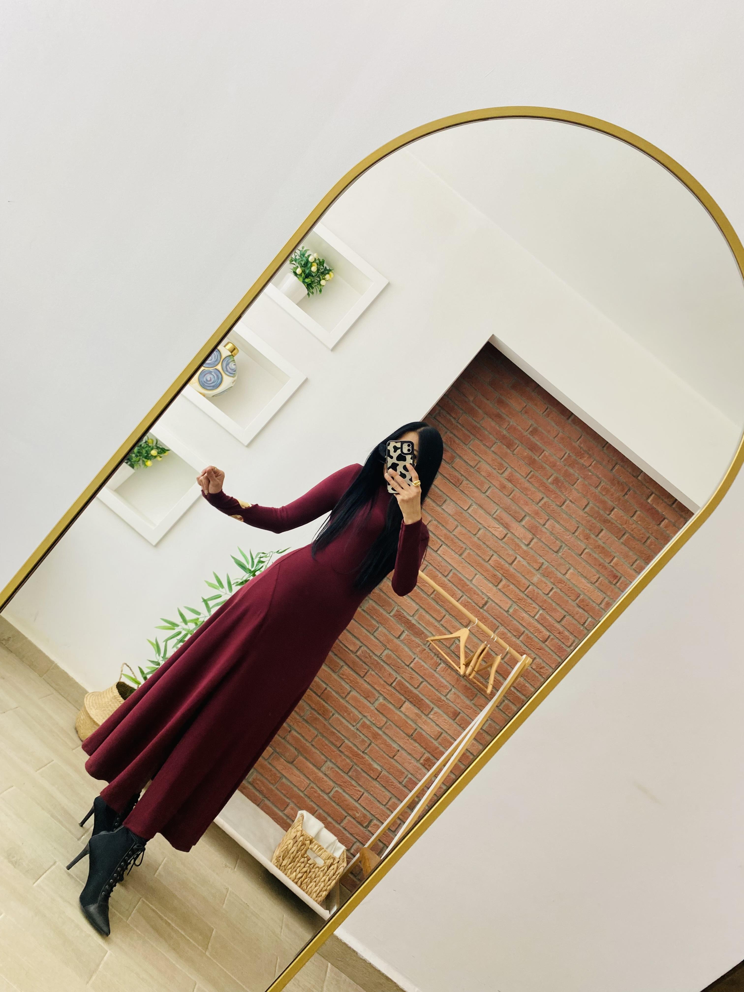 Uzun Bordo Yırtmaçlı Elbise