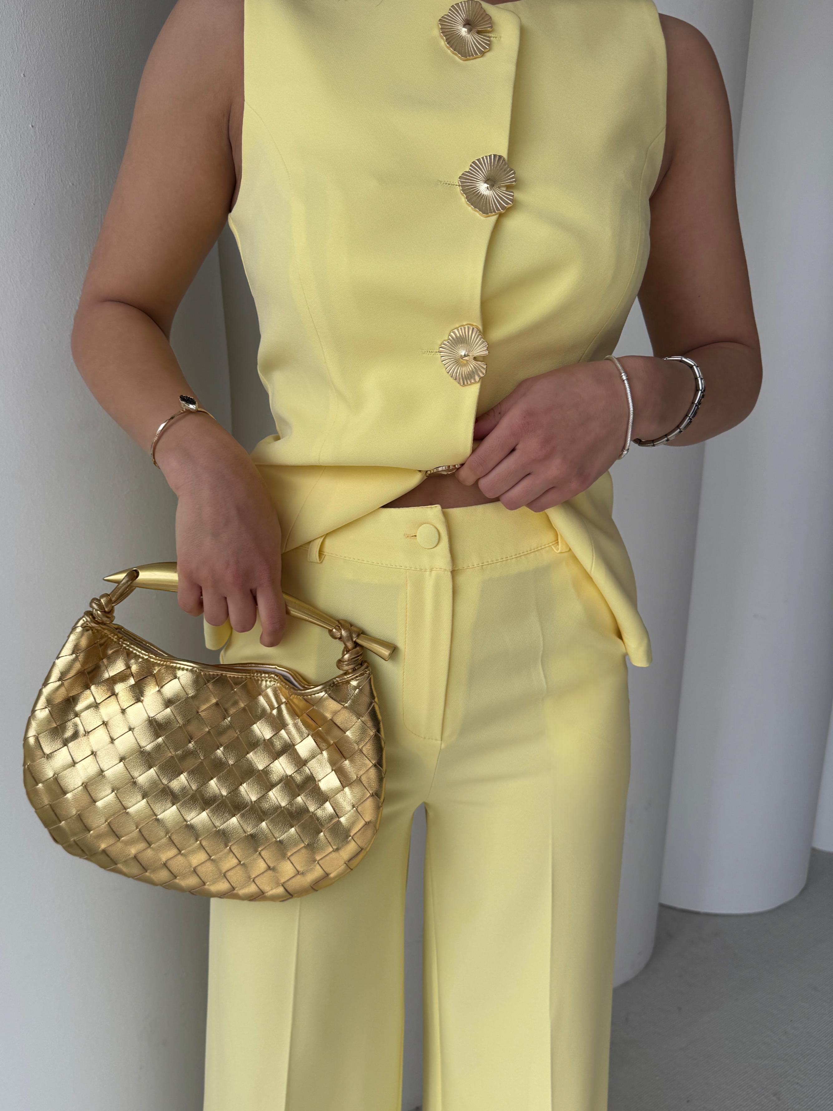 Amore Gold Düğme Detaylı Takım Sarı
