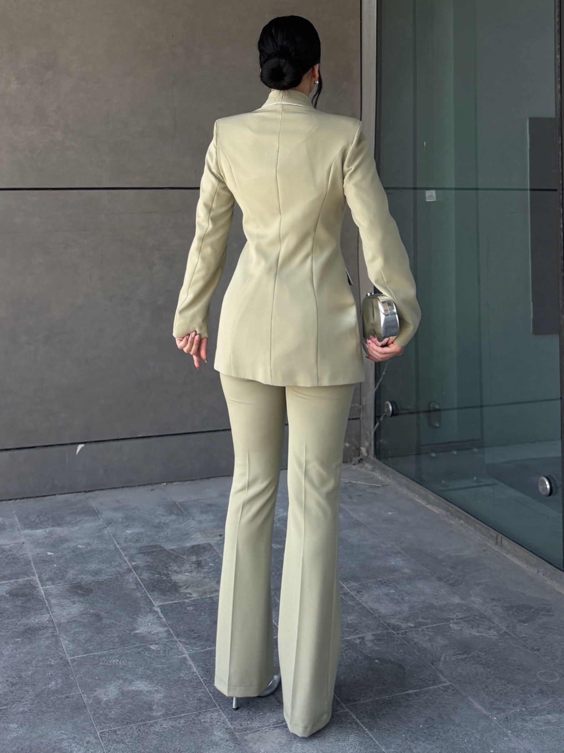 Betina Biyeli Klasik Takım Haki