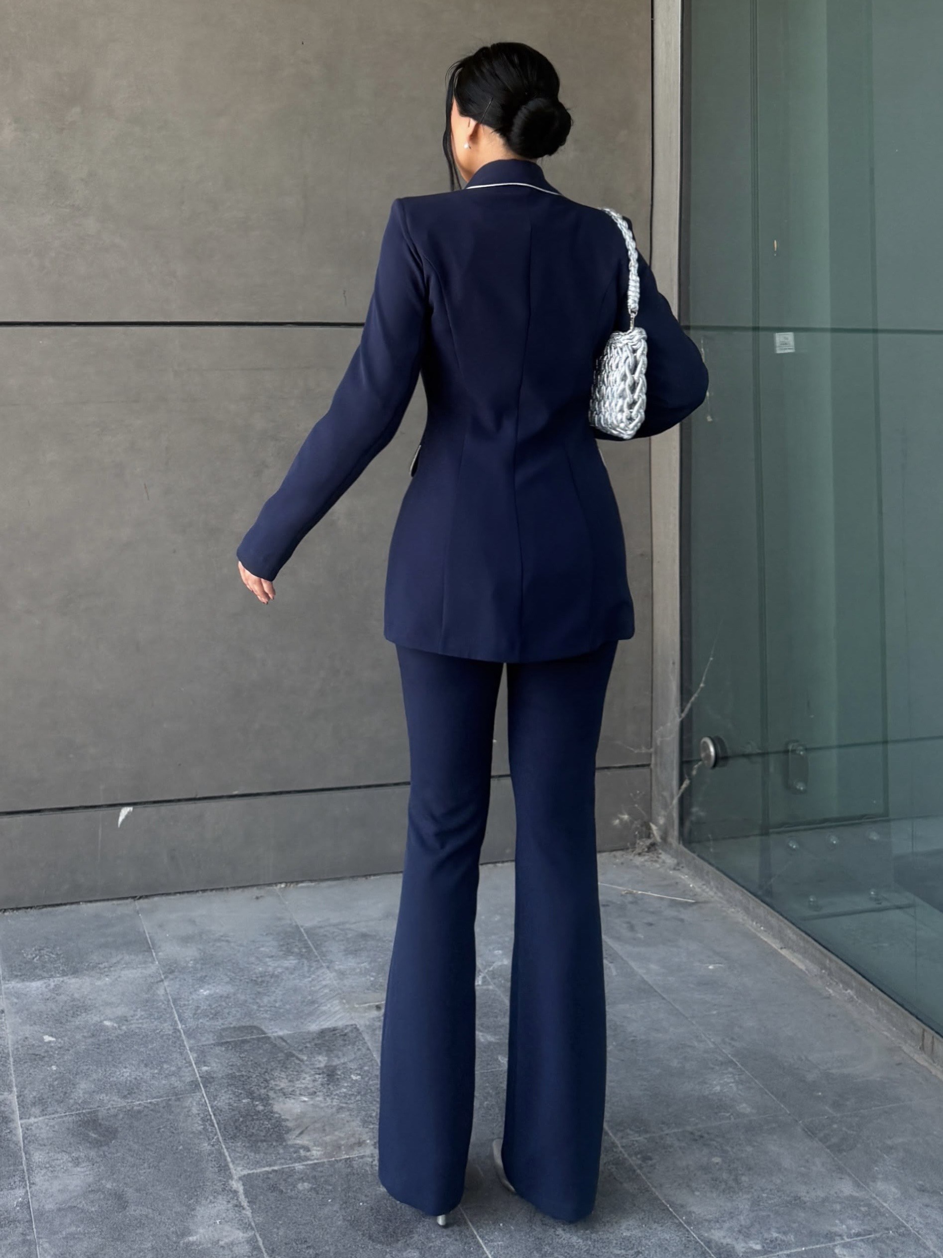 Betina Biyeli Klasik Takım Lacivert