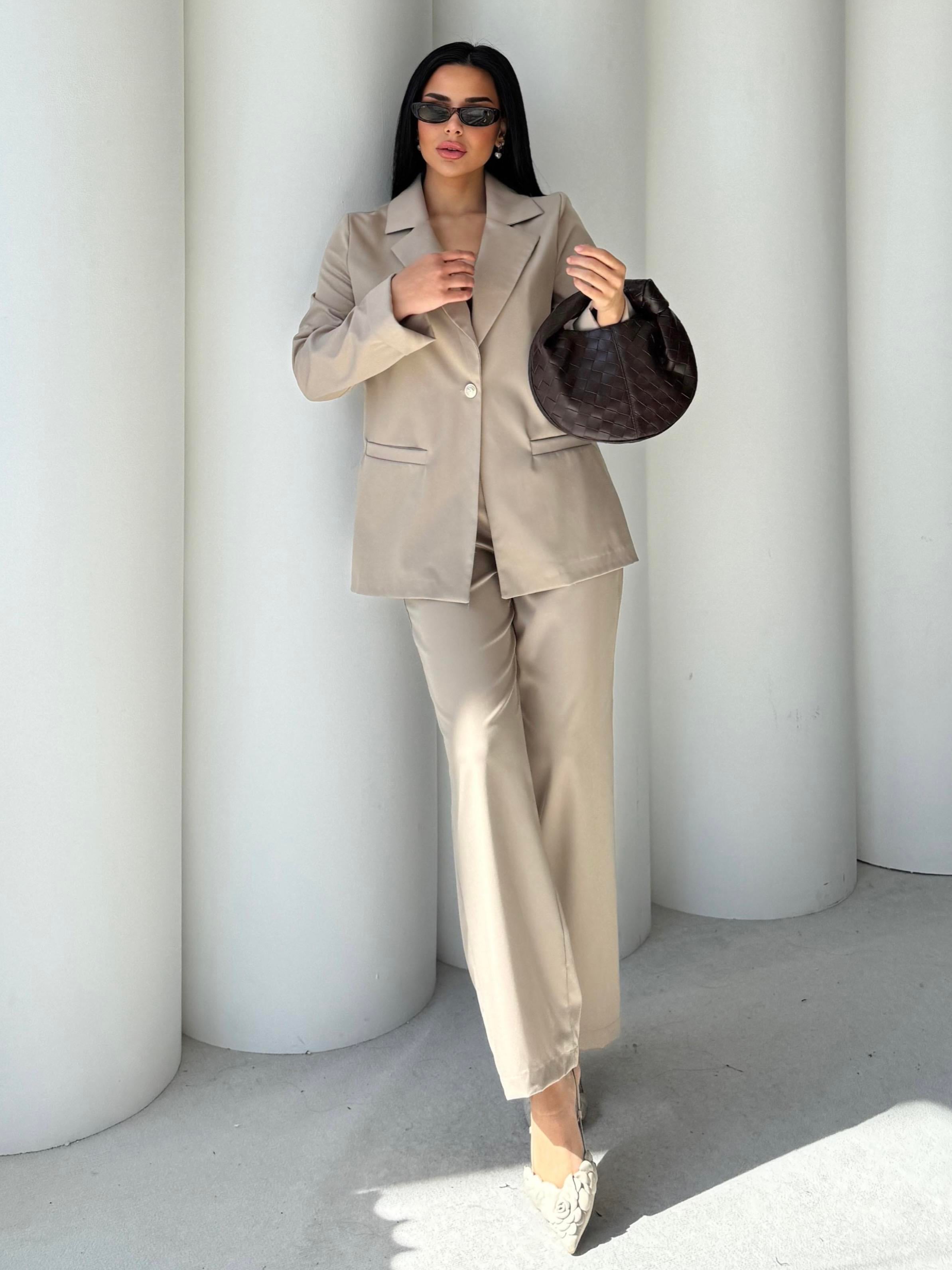Diyatres Blazer Ceketli Takım Bej