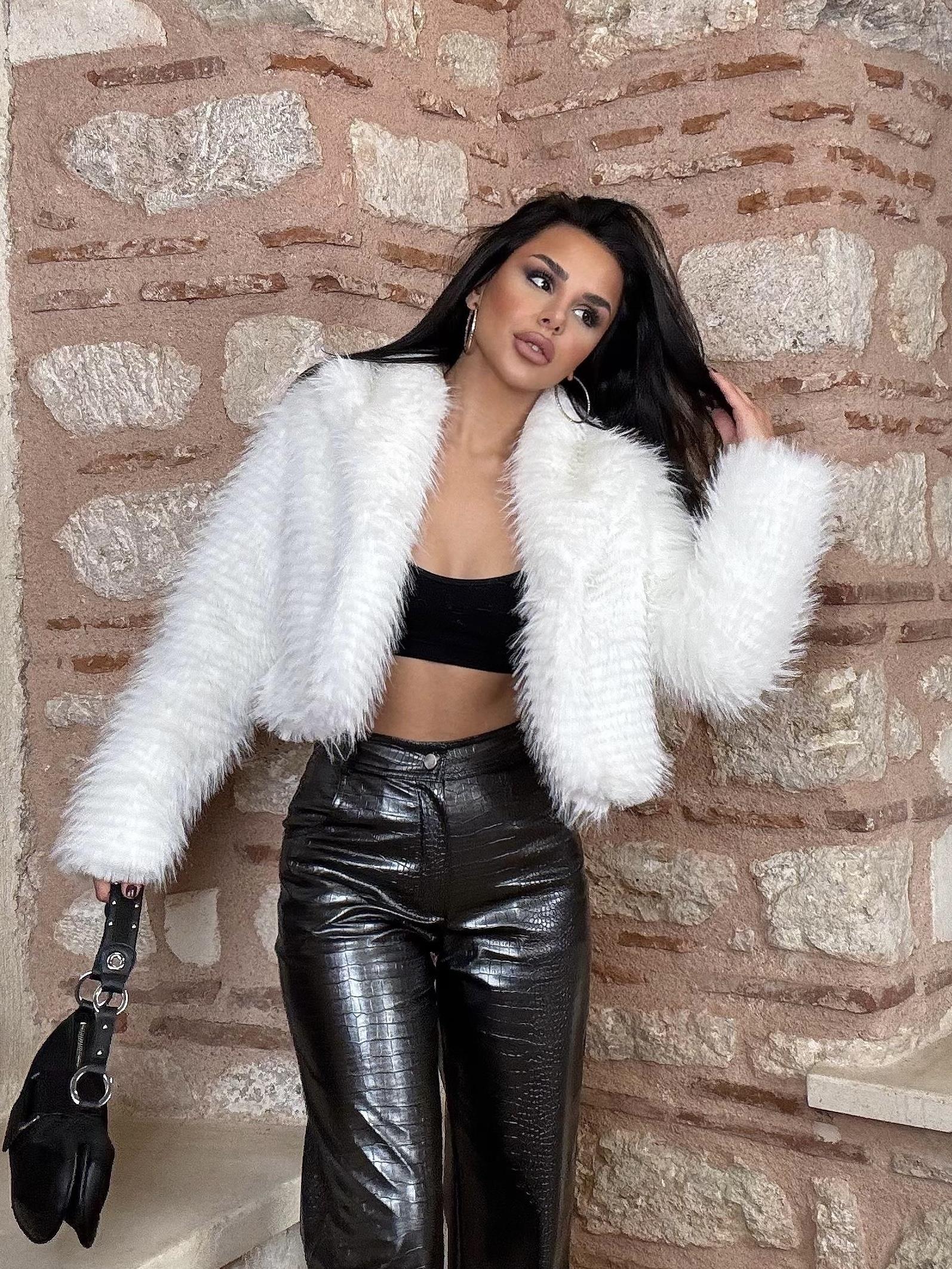 Efsun Kat Kat Modelli Crop Kürk Beyaz