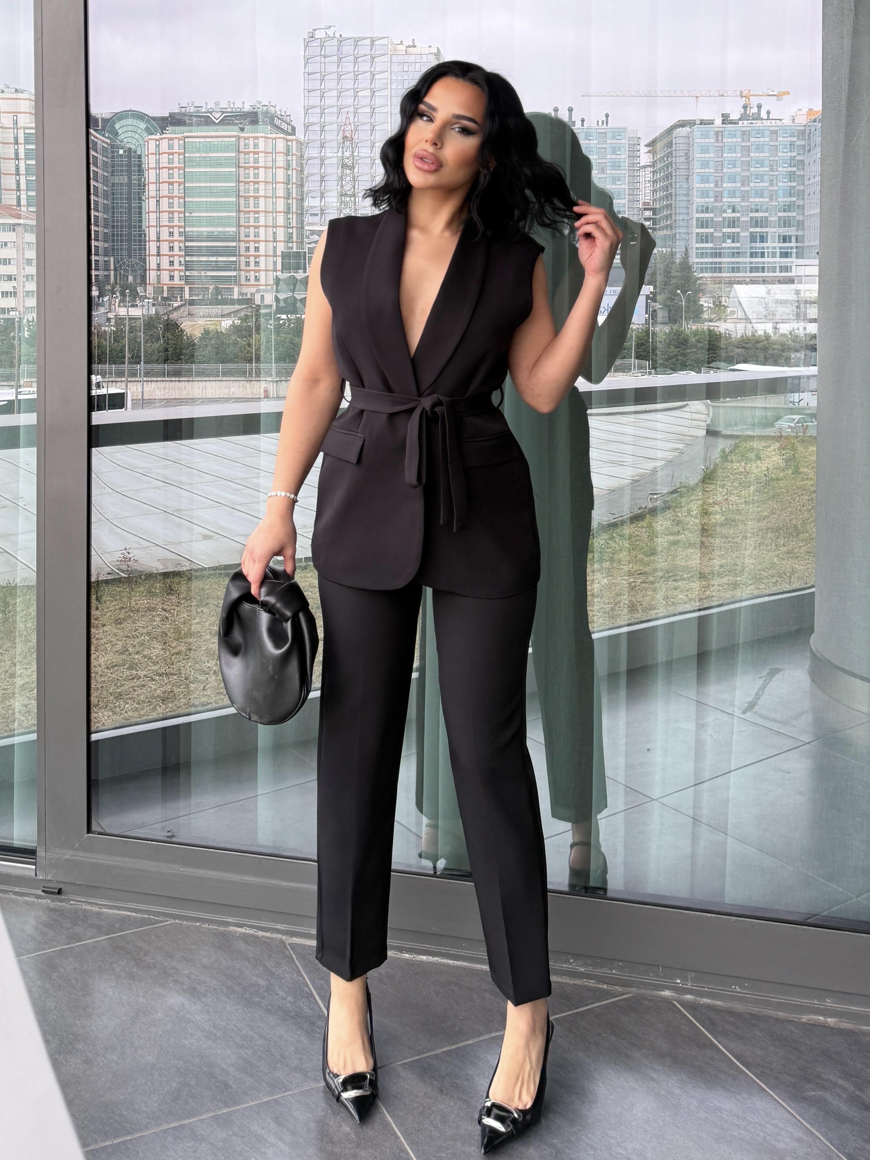 Karolin Yelekli Takım Siyah
