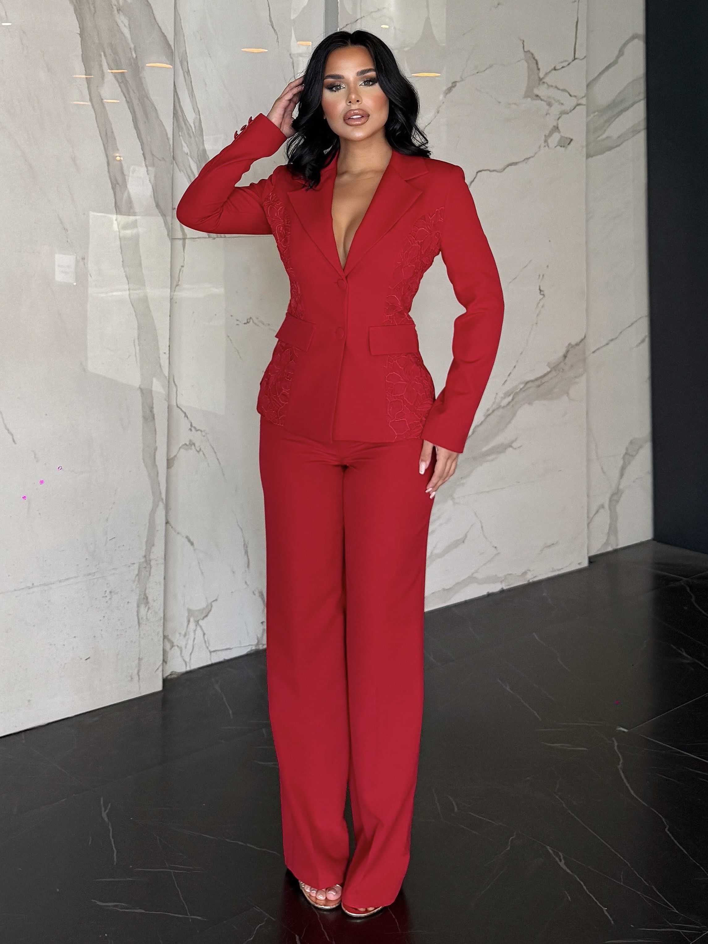 Leyli İşleme Detaylı Takım Kırmızı