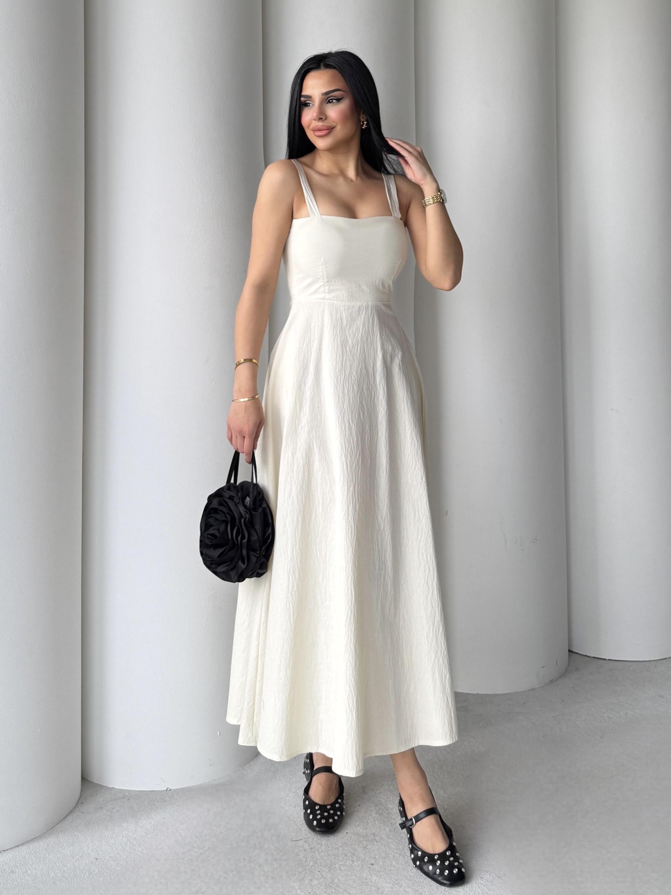 Lily Yırtmaç Detaylı Elbise Ekru