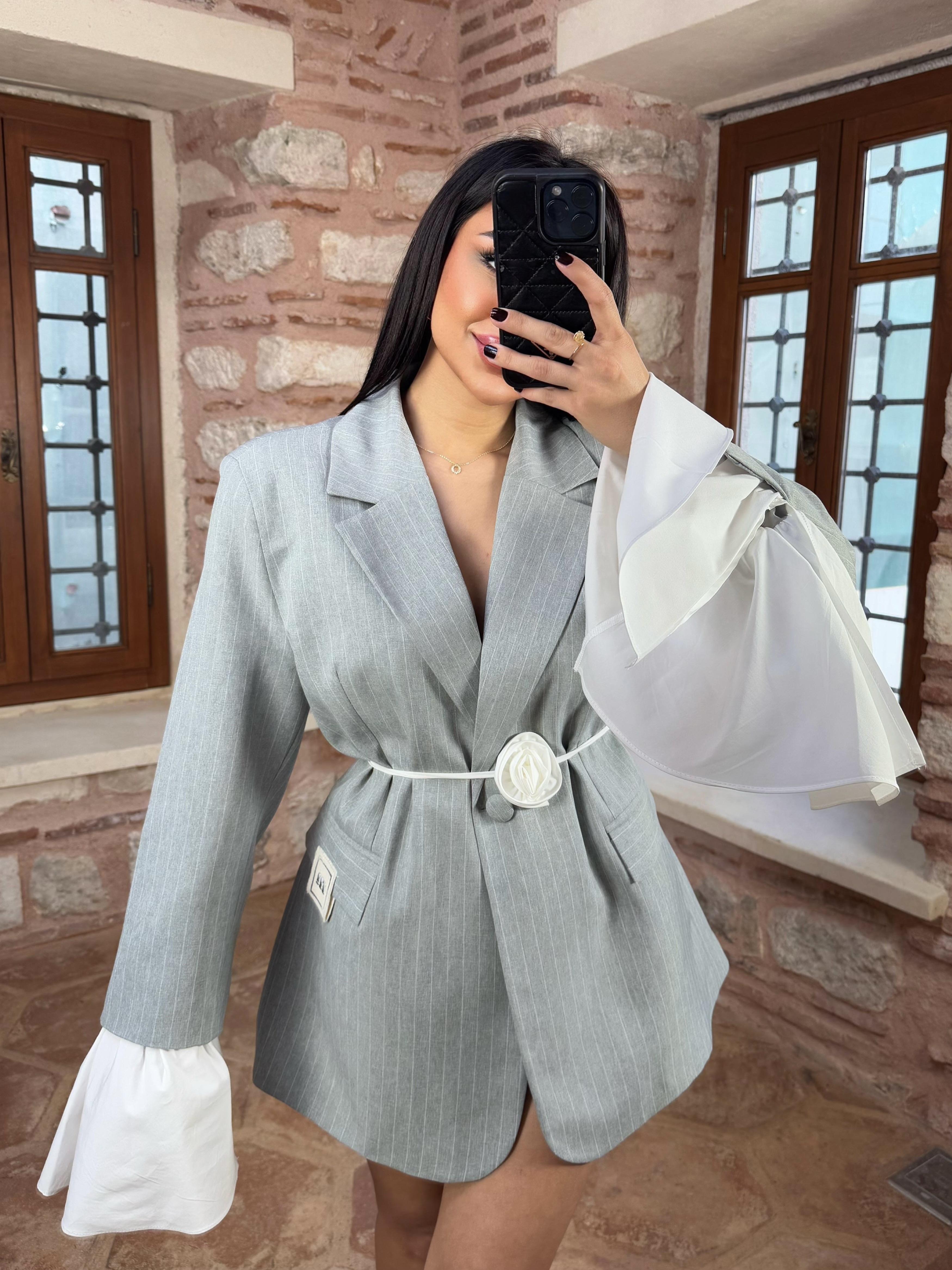 Poly Gül Kemer Detaylı Çizgili Blazer Ceket Gri
