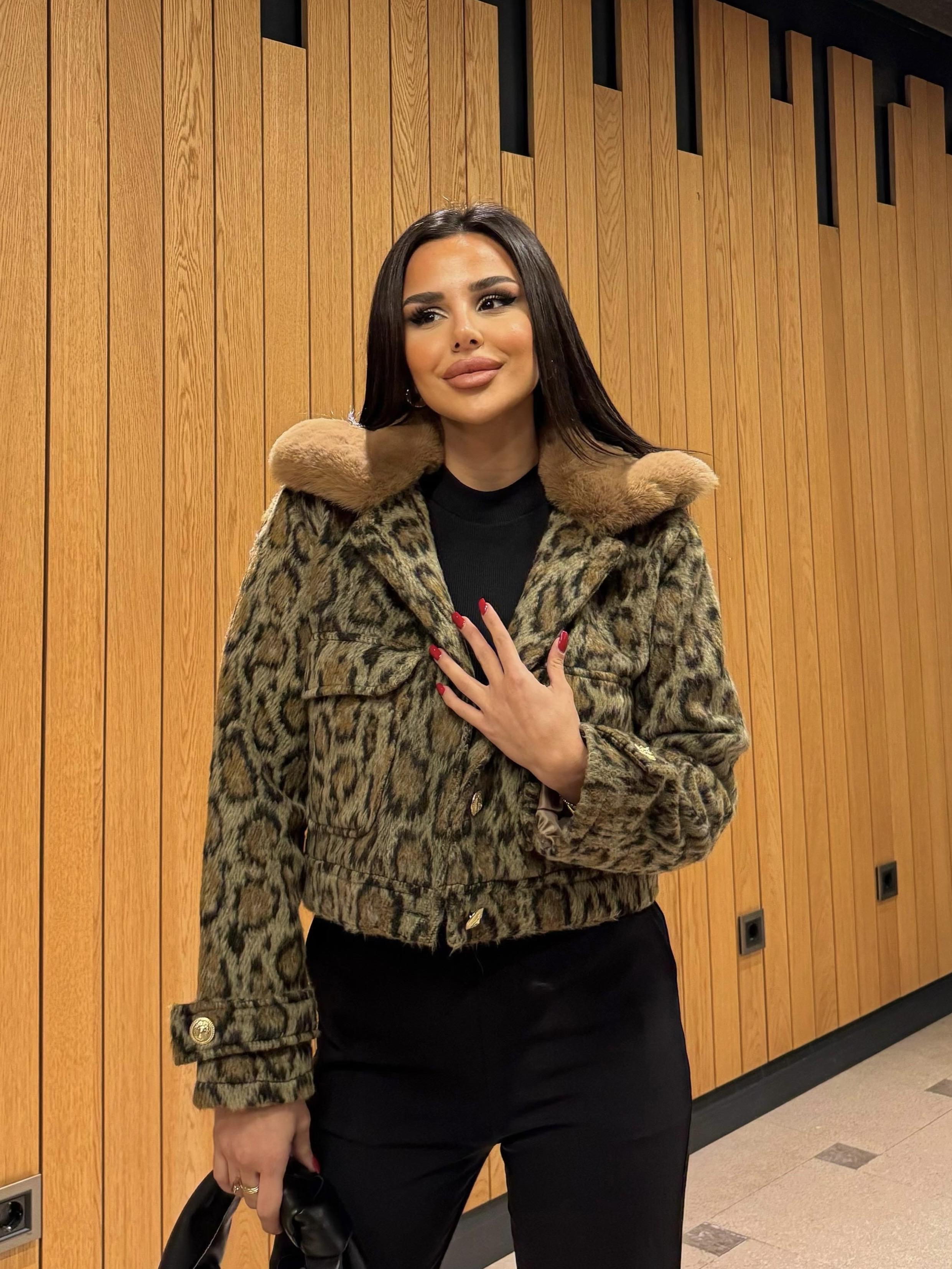 Stella Kürk Yaka Mini Kaşe Ceket Leopar