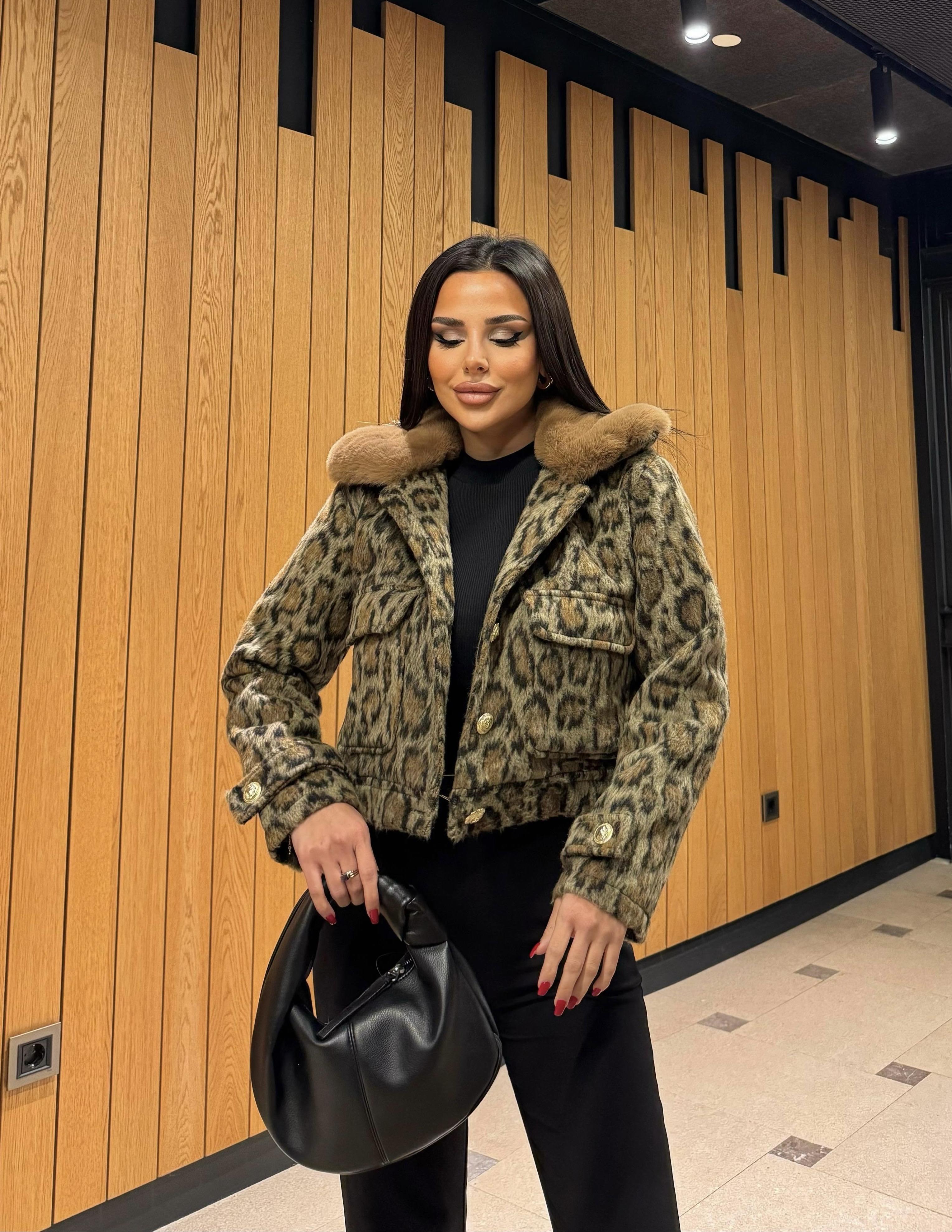 Stella Kürk Yaka Mini Kaşe Ceket Leopar
