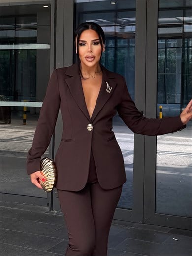 Chares Broş Detaylı Takım Kahve