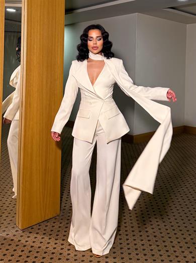 Divanes Fular Detaylı Tasarım Takım Krem