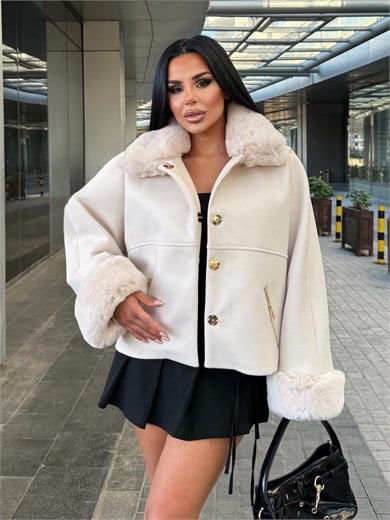 Laria Kürk Yaka Detaylı Kaban Bej