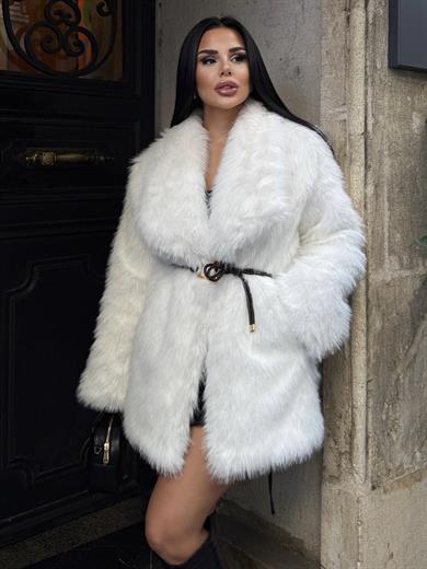Larissa Kürk Beyaz