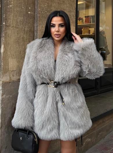 Larissa Kürk Gri