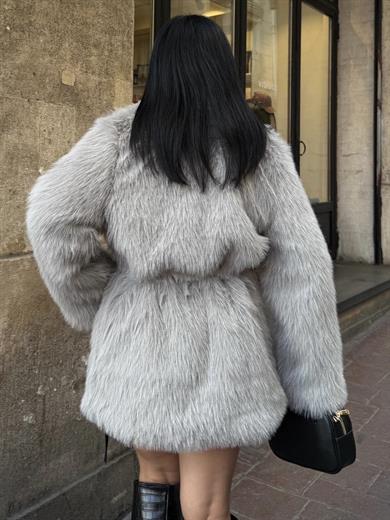 Larissa Kürk Gri