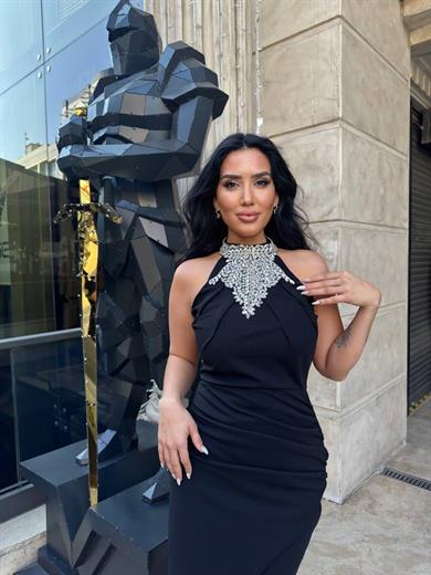 Pelica Taş Yaka Detaylı Abiye Elbise Siyah