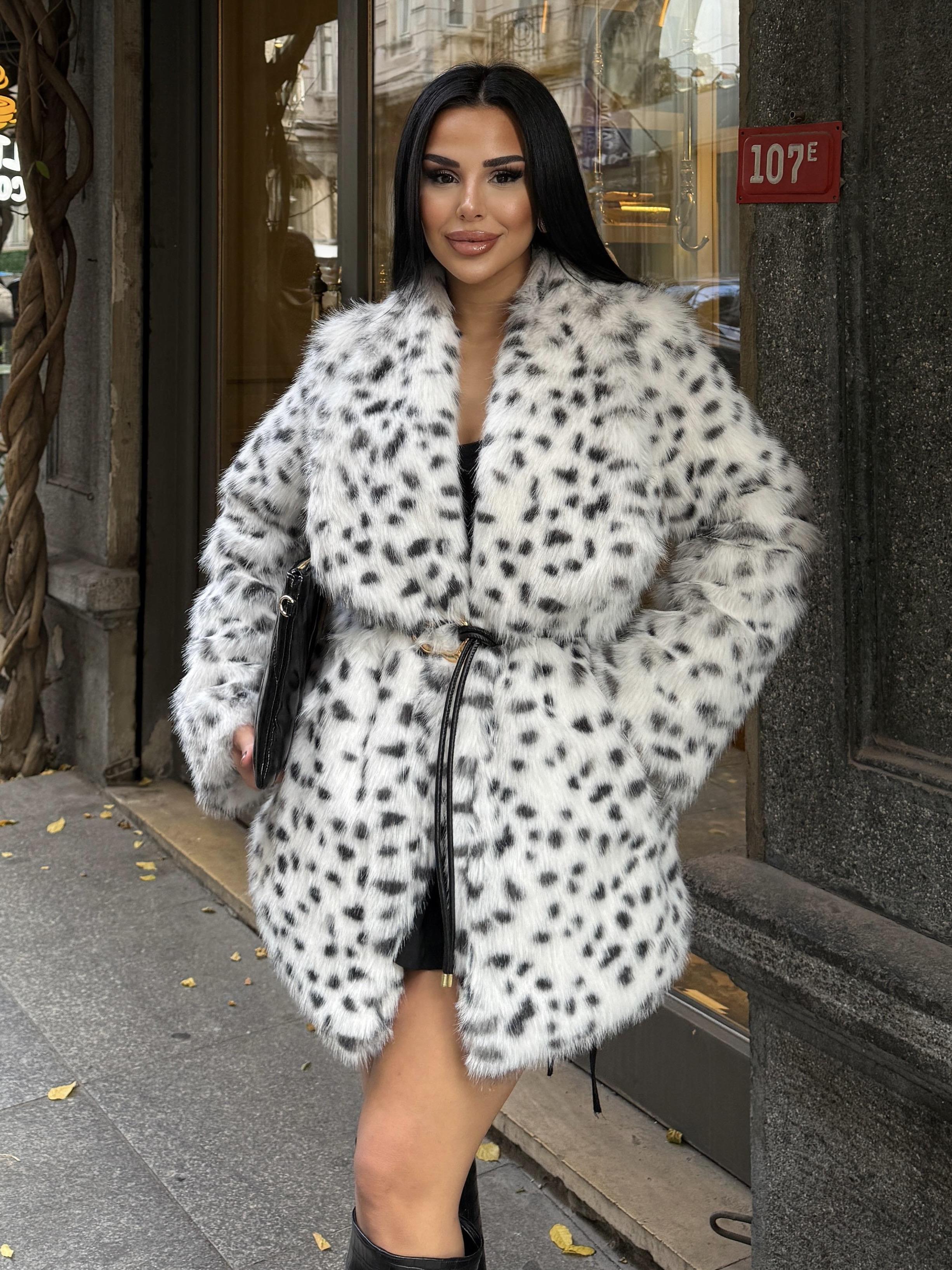 Larissa Kürk Benekli Gri