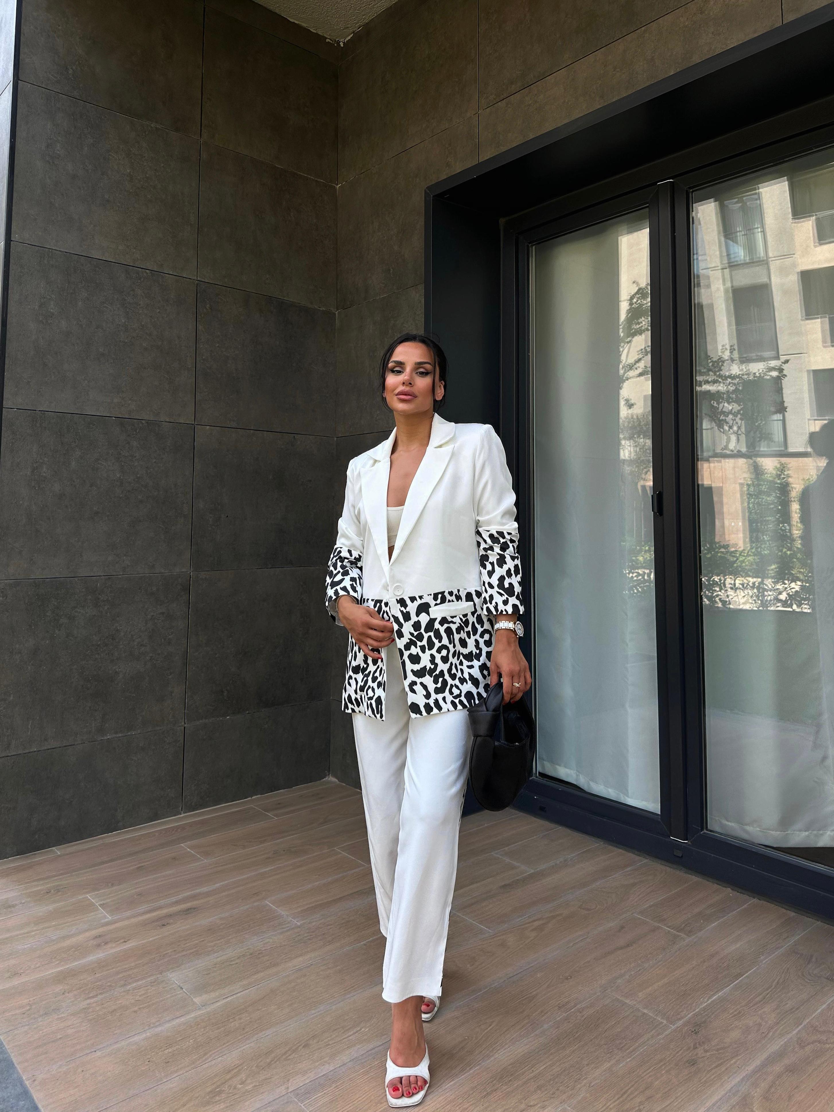 Senora Leopar Detaylı Takım Elbise Beyaz · 3