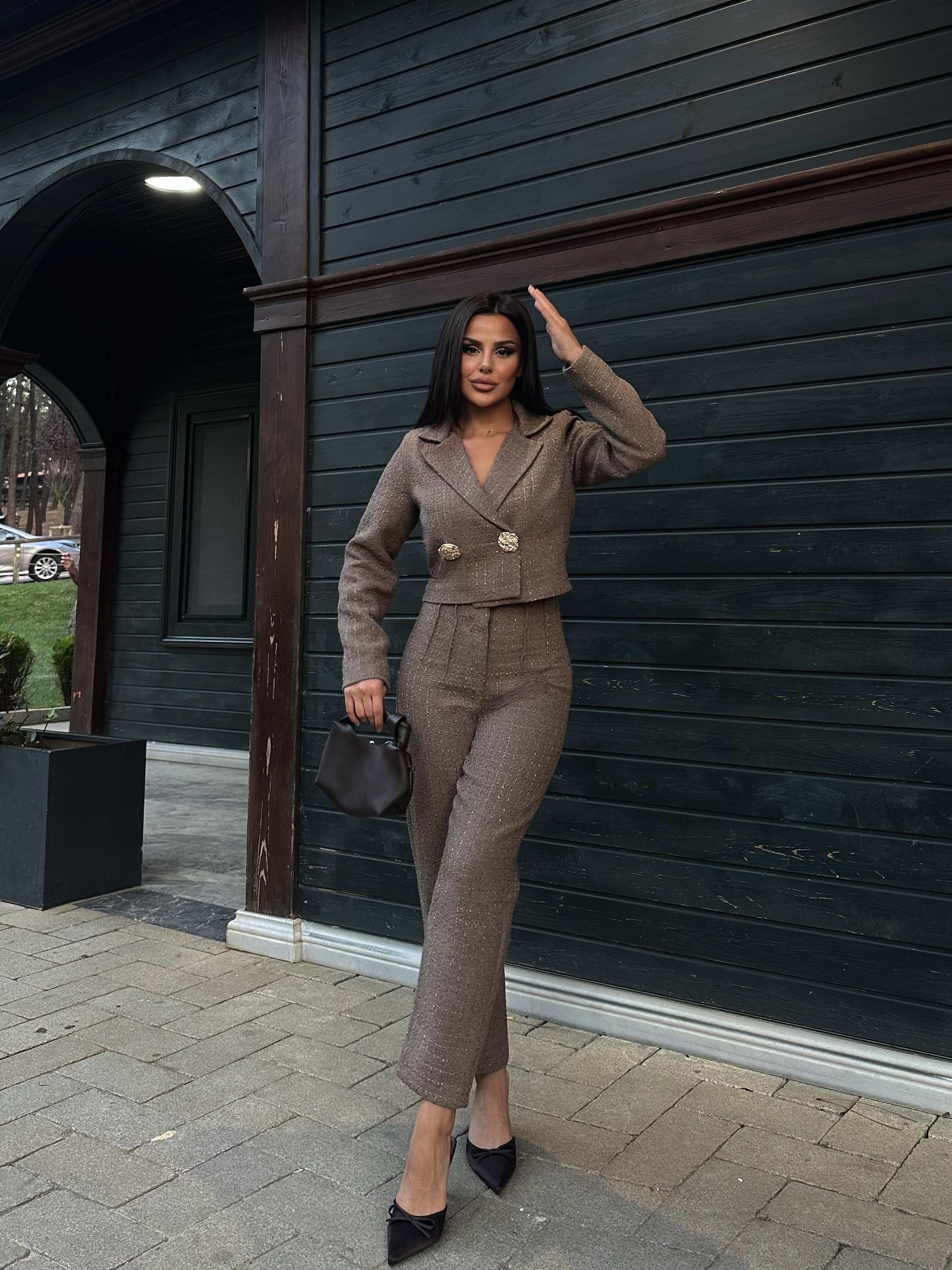 Tara Pantolonlu Takım Kahve · 6